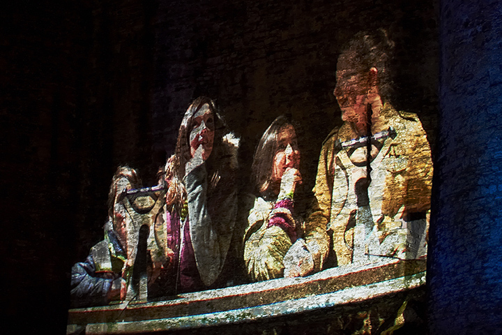 Large Scale Projections. Ludic Rooms