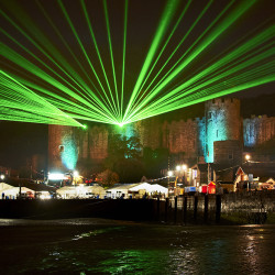 Lasers pulsing Thank You